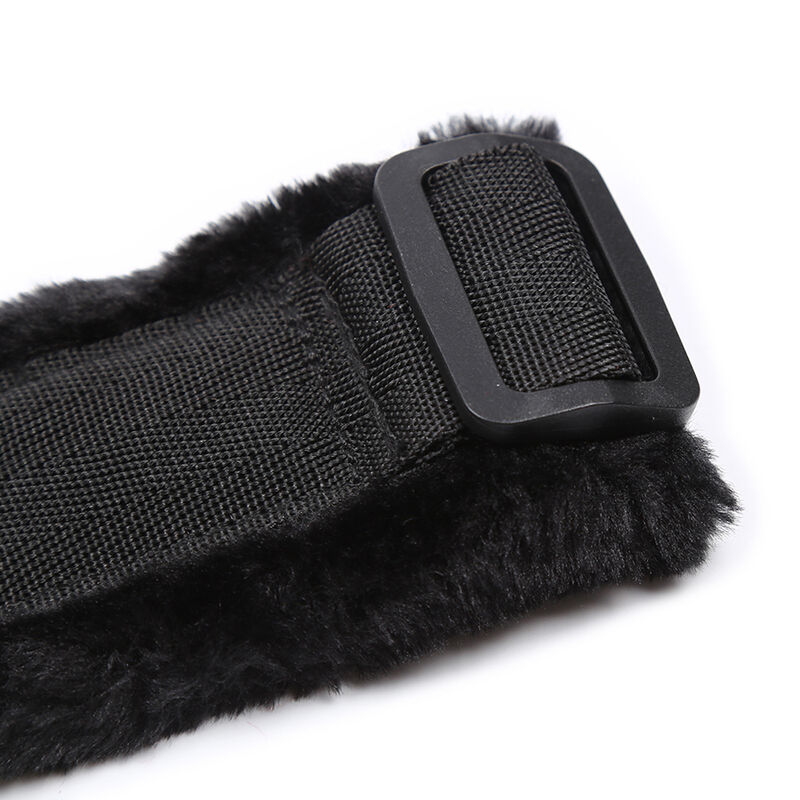 OHMAMA FETISH - FURRY LINED WRIST RESTRAINTS - Image 4
